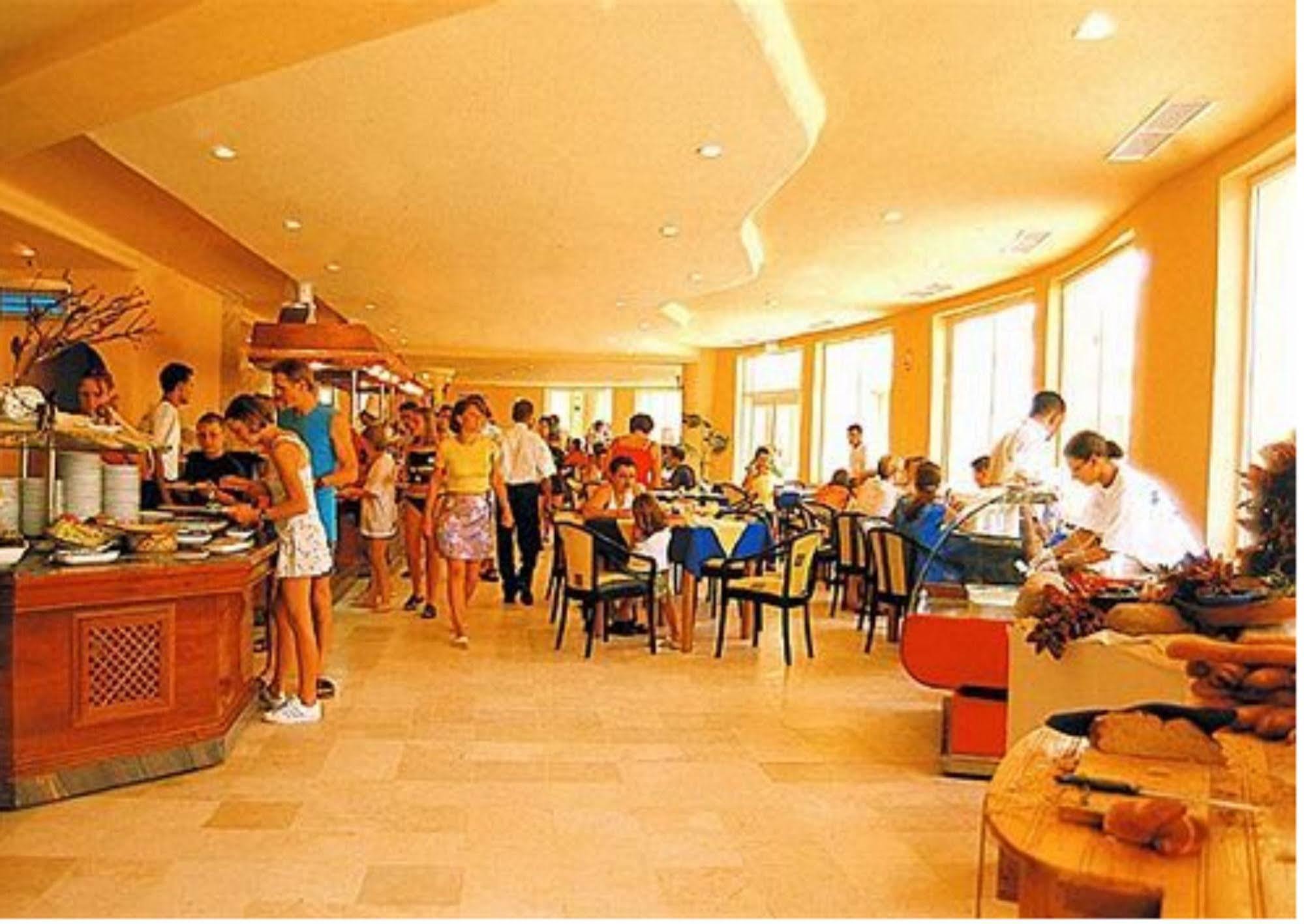 Sun Beach Resort 勾芒普莱奇 外观 照片